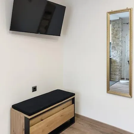 Cozy Newly-renovated Ivan Appartamento