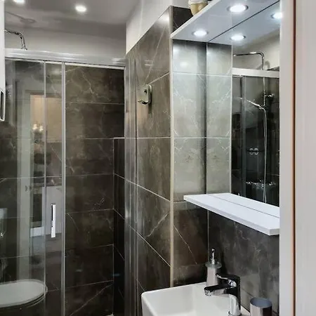 Cozy Newly-renovated Ivan Fiume