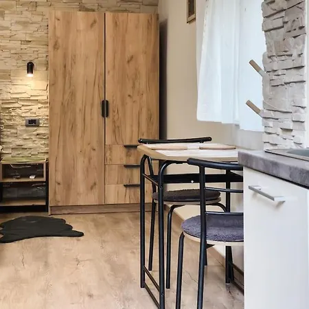 Cozy Newly-renovated Ivan Appartamento