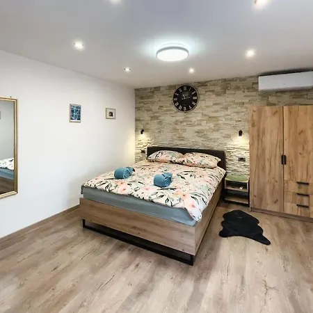 Appartamento Cozy Newly-renovated Ivan *