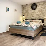 Cozy Newly-renovated Ivan غييكا