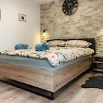 Cozy Newly-renovated Ivan شقة غييكا