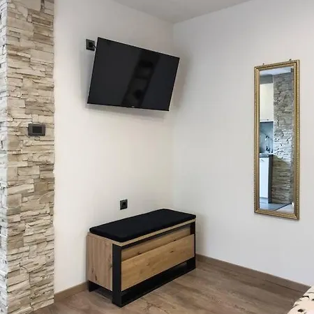 Apartament Cozy Newly-renovated Ivan