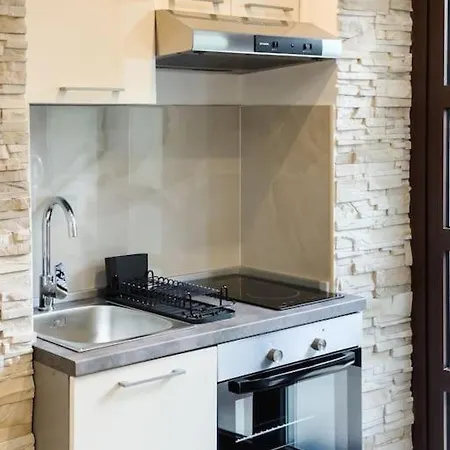 Cozy Newly-renovated Ivan