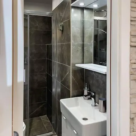 Cozy Newly-renovated Ivan *